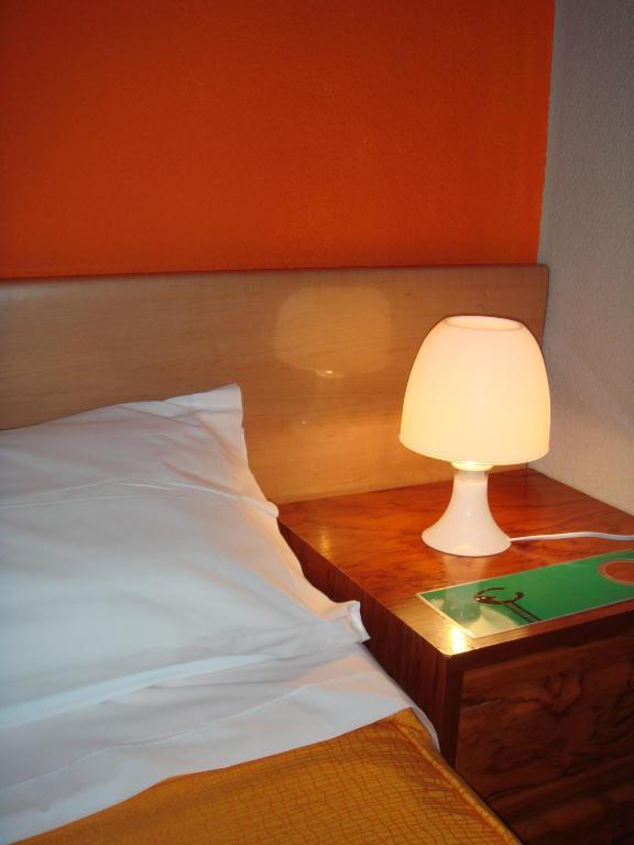 Hostal Escala Luna Salamanca Exterior foto