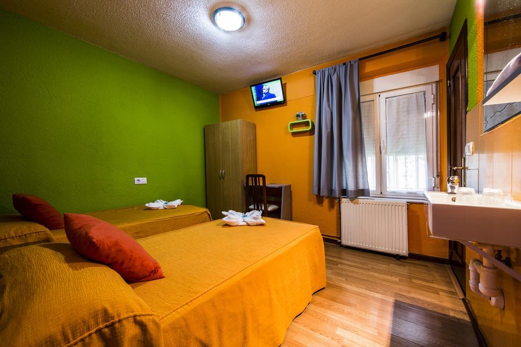 Hostal Escala Luna Salamanca Exterior foto