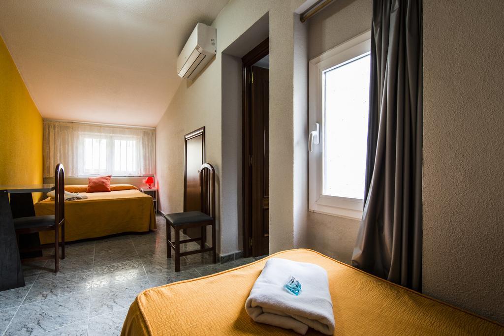 Hostal Escala Luna Salamanca Exterior foto